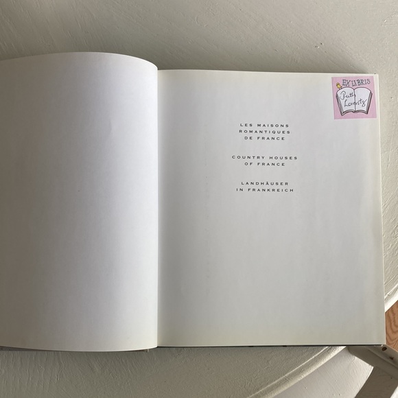 Gorgeous Book - Picture 5 of 16